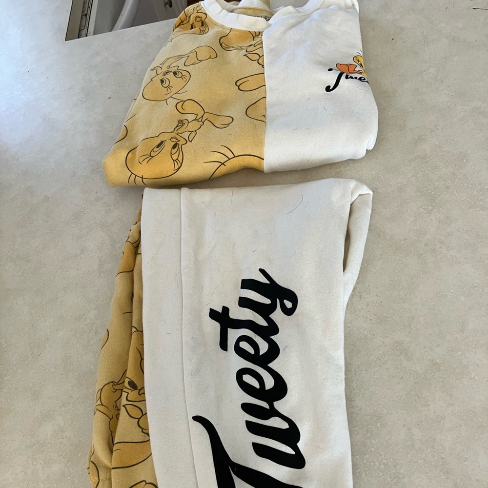 TWEETY BIRD SWEATSHIRT & SWEATPANTS SET